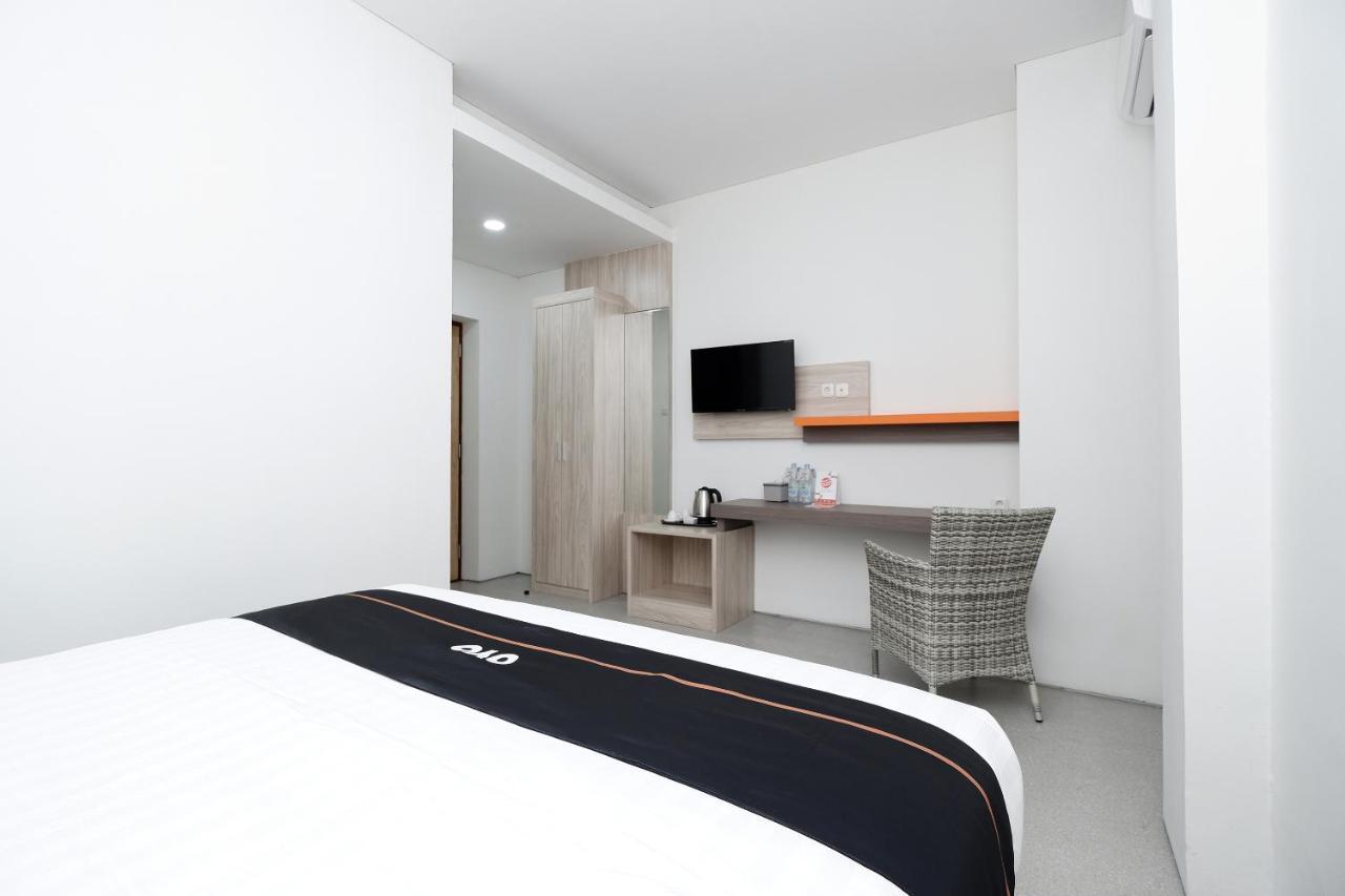 מלון Surakarta  Oyo 2298 Jebres House Syariah מראה חיצוני תמונה