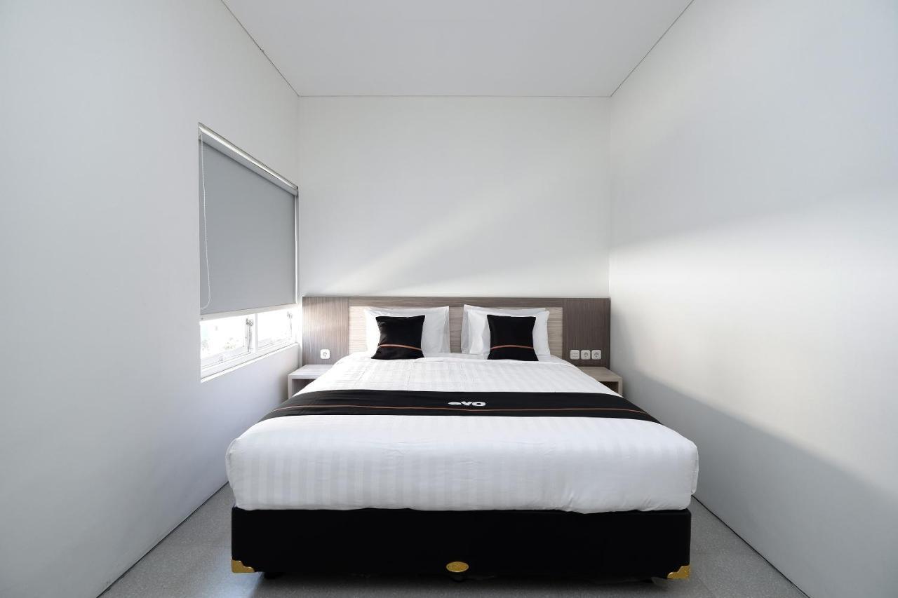 מלון Surakarta  Oyo 2298 Jebres House Syariah מראה חיצוני תמונה