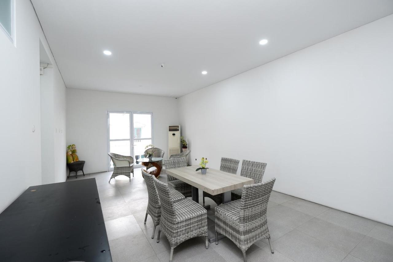 מלון Surakarta  Oyo 2298 Jebres House Syariah מראה חיצוני תמונה